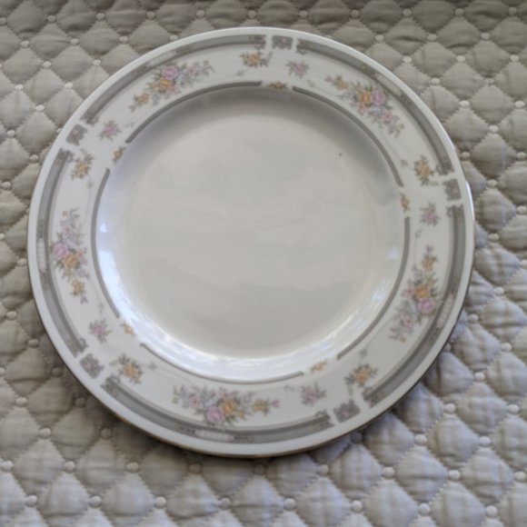 Vintage Mismatched Tea Set for the Next Tea Party - 3 pieces - small flaws - Picture 4 of 11